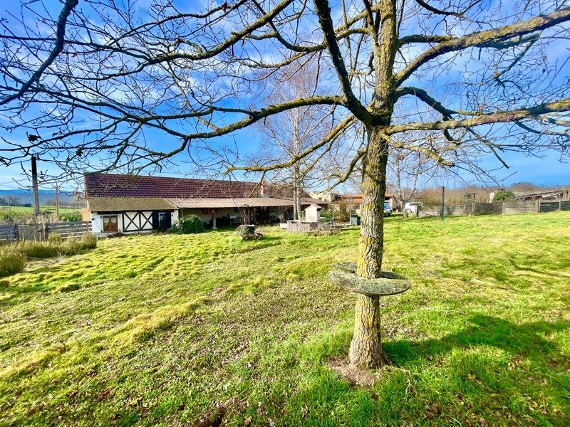 6 chambres Maison à Sail-les-Bains, France No. 207514
