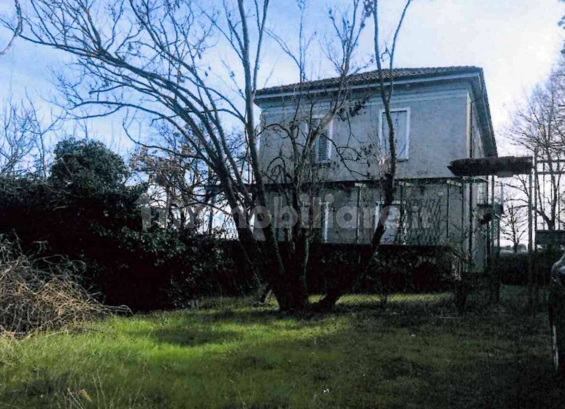 3 bedrooms House in Tortona, Italy No. 14262