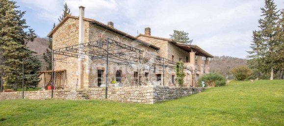 4 bedrooms House in Parrano, Italy No. 234771 2