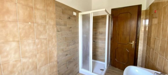 Apartamento de 2 dormitorios en Goito, Italy No. 318254 17