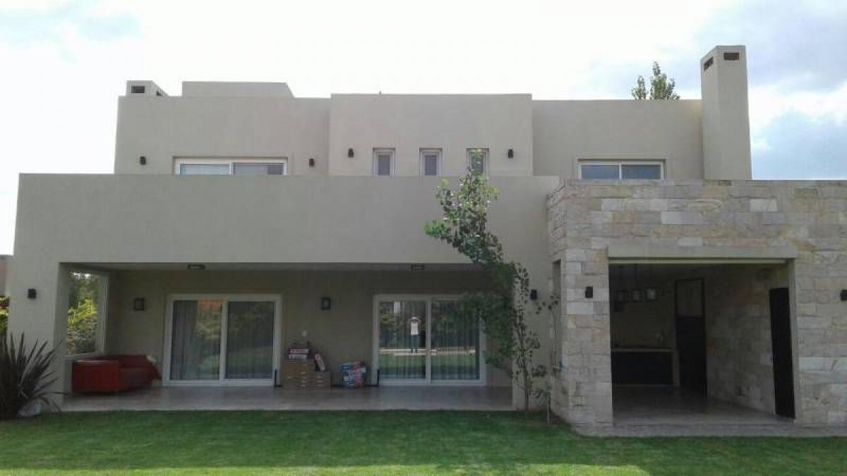 4 bedrooms House in Pilar, Argentina No. 98831