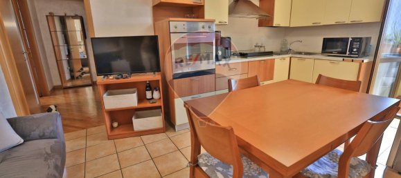 3 rooms Apartment in Baranzate, Italy No. 294832 4