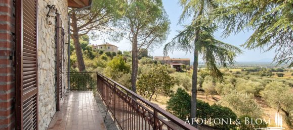 Вилла с 4 спальнями в Кортона, Италия № 54139 24