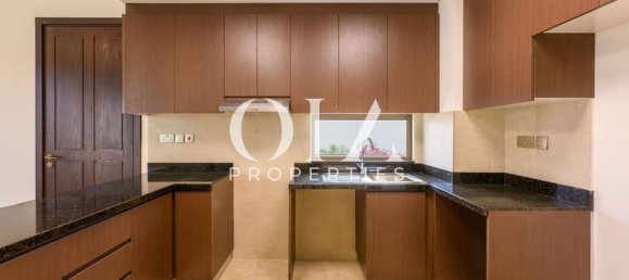 2 bedrooms Townhouse in Abu Dhabi, UAE No. 20121 6