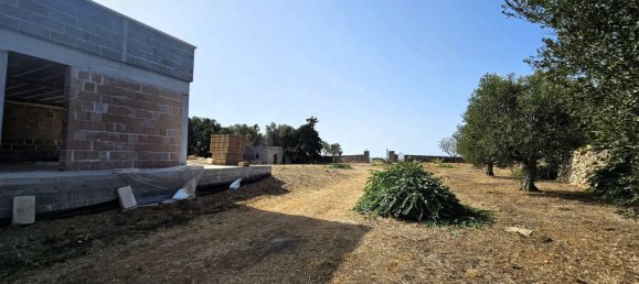 5 bedrooms House in Sannicola, Italy No. 323634 47