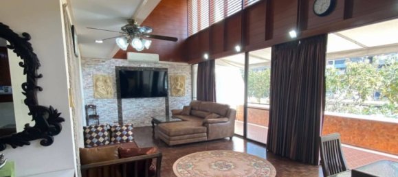 3 bedrooms Condo in Pattaya, Thailand No. 19131 2