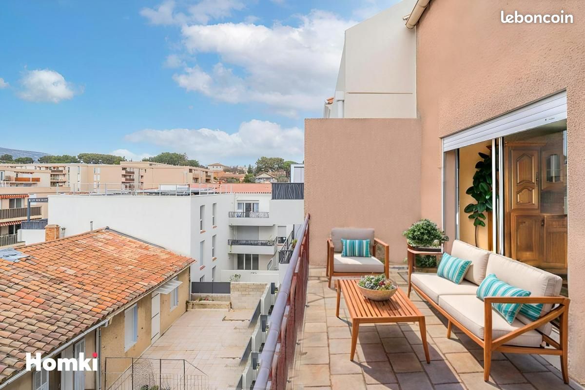 3 Schlafzimmer Wohnung in Aubagne, France, Nr. 195166