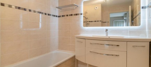 3 Schlafzimmer Wohnung in Aubagne, France, Nr. 195166 8