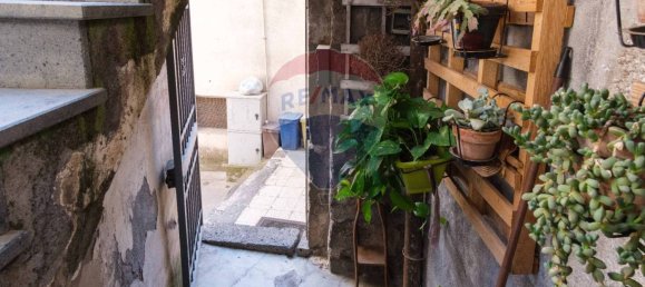 Дом с 1 спальней в Бронте, Италия № 322331 3