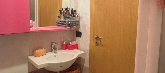 5 rooms Apartment in Cascina, Italy No. 303768 2