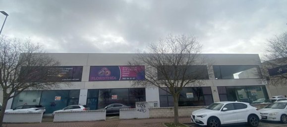 Entrepôt à Valladolid, Spain 1110m² No. 68684 2