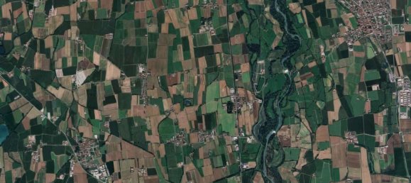 Terrain à Torre Pallavicina, Italy No. 379275 5