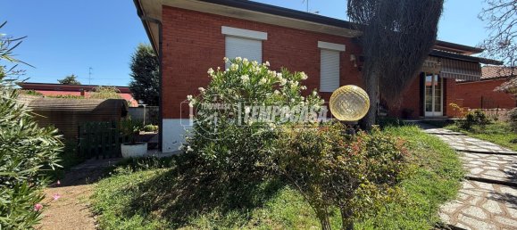 4 rooms Villa in Busto Garolfo, Italy No. 305110 7