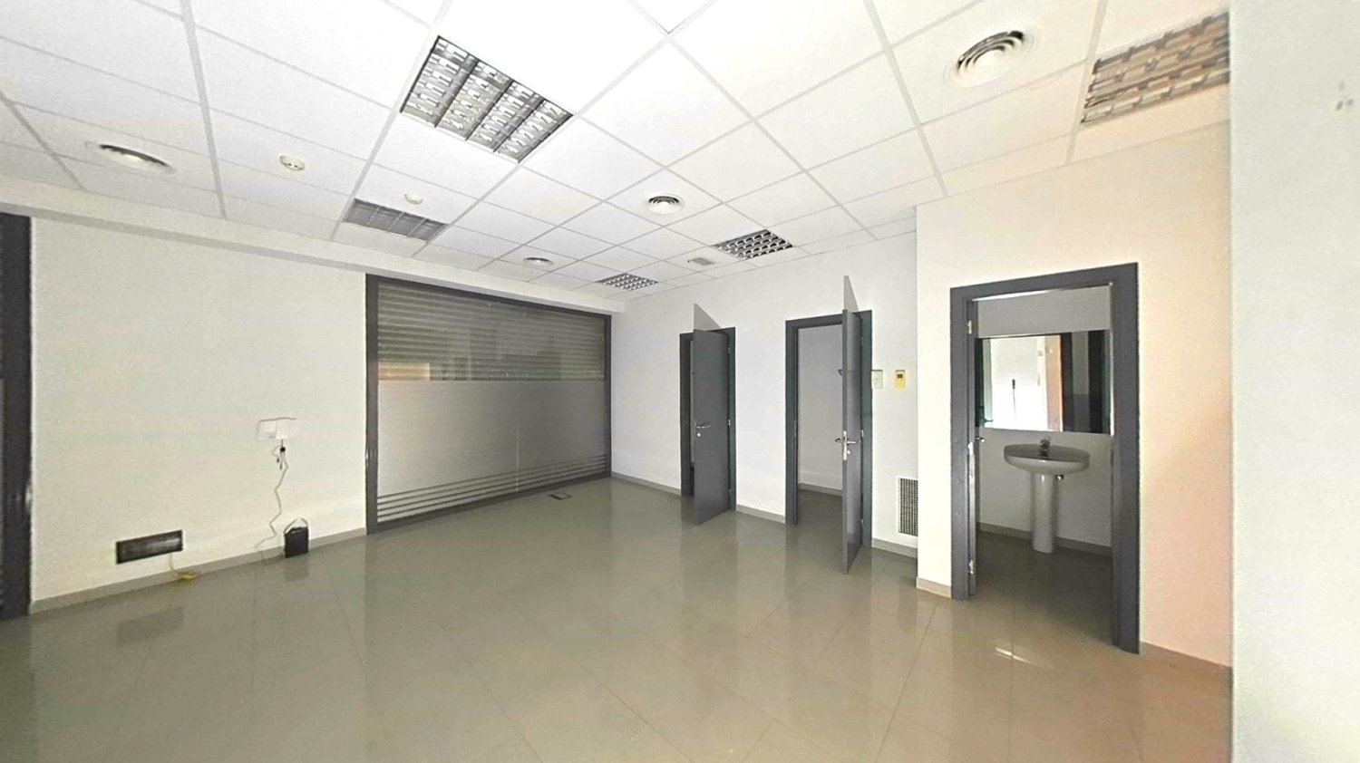 387m² Commercial property in Olesa de Montserrat, Spain No. 161292