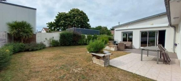 4 bedrooms House in Brehal, France No. 356444 2