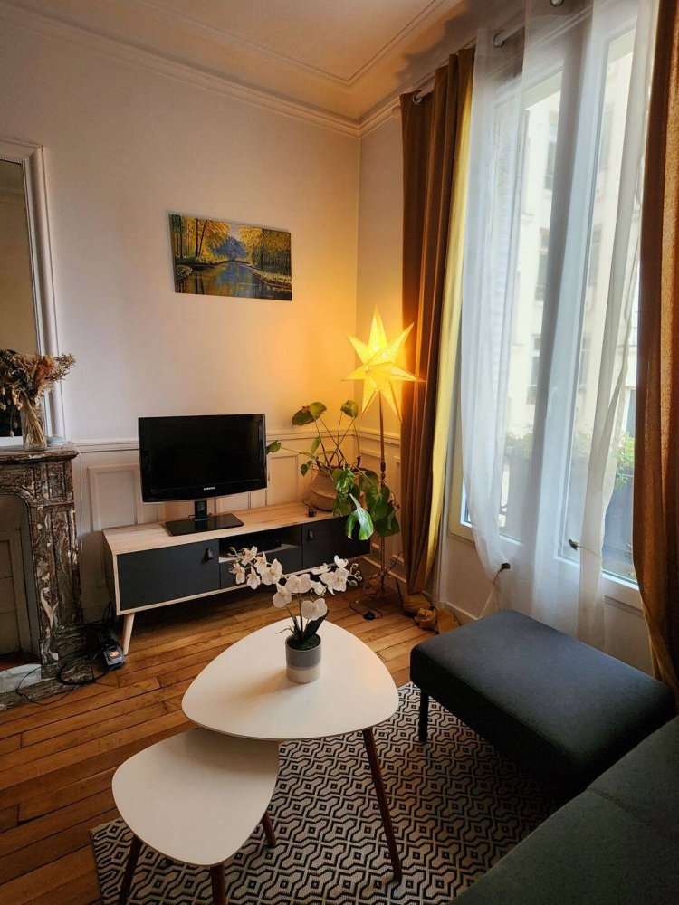 1 bedroom Apartment in Paris, France No. 332606