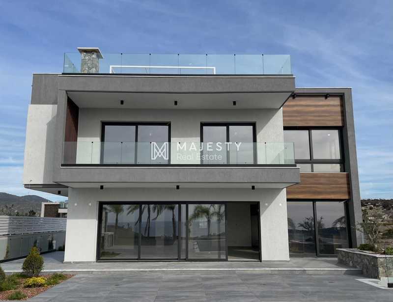 4 bedrooms Villa in Parekklisia, Cyprus No. 20772