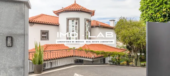 3 bedrooms Villa in Funchal, Portugal No. 133535 4