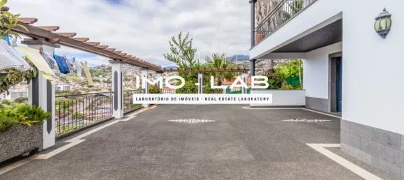 3 bedrooms Villa in Funchal, Portugal No. 133535 11