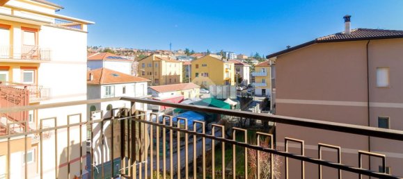 3 bedrooms Apartment in L'Aquila, Italy No. 30551 5