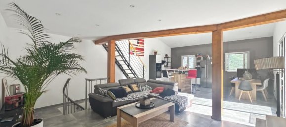 3 Schlafzimmer Stadthaus in Occhiatana, France, Nr. 211466 3