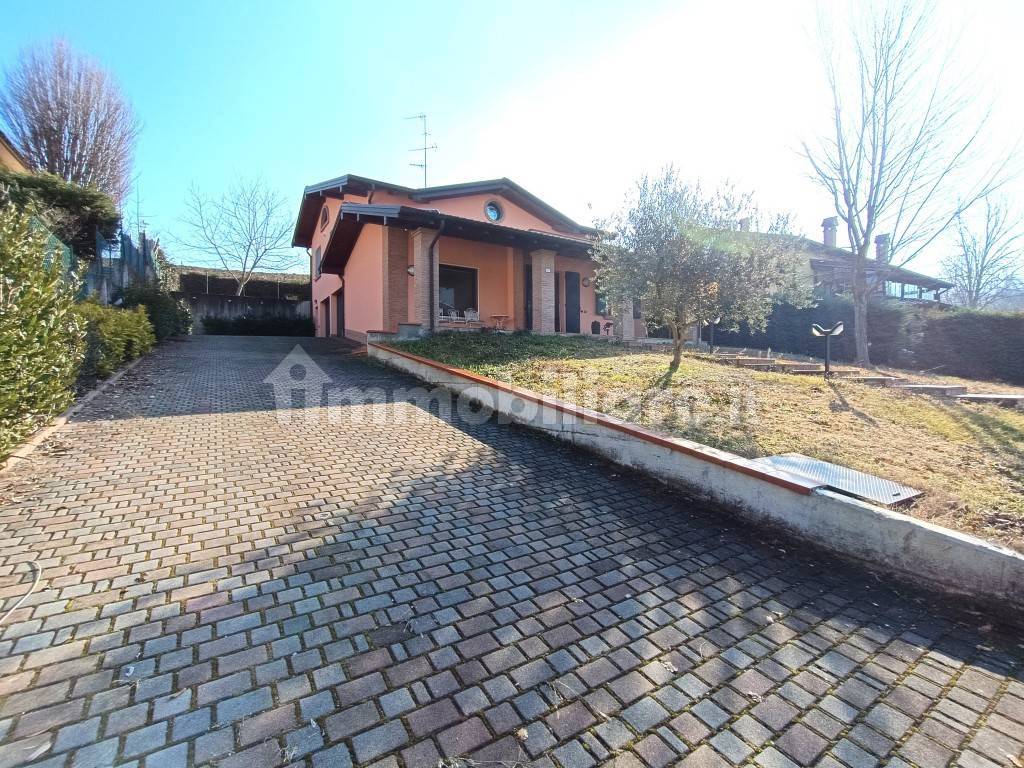 4 غرف نوم فيلا في Vezzano sul Crostolo, Italy رقم 322907