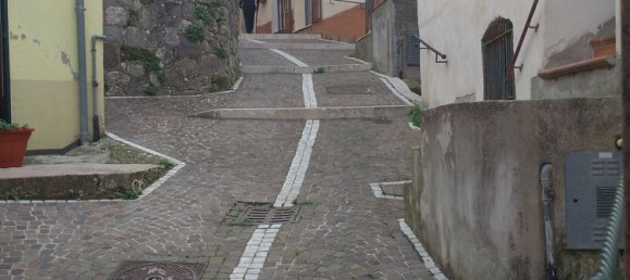 6-Zimmer Haus in Scapoli, Italy, Nr. 155770 2