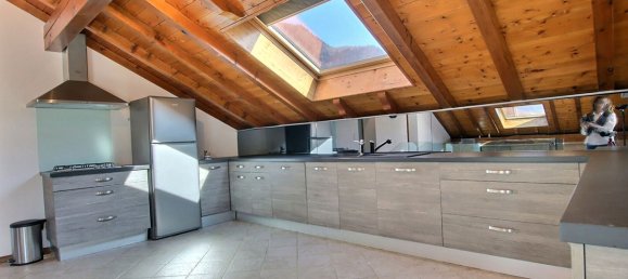 5 bedrooms House in Cluses, France No. 208300 10