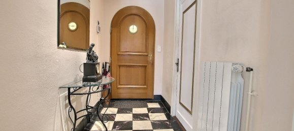 5 bedrooms House in Cluses, France No. 208300 15