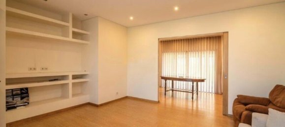 5 غرف نوم فيلا في Castelo da Maia, Portugal رقم 136313 3