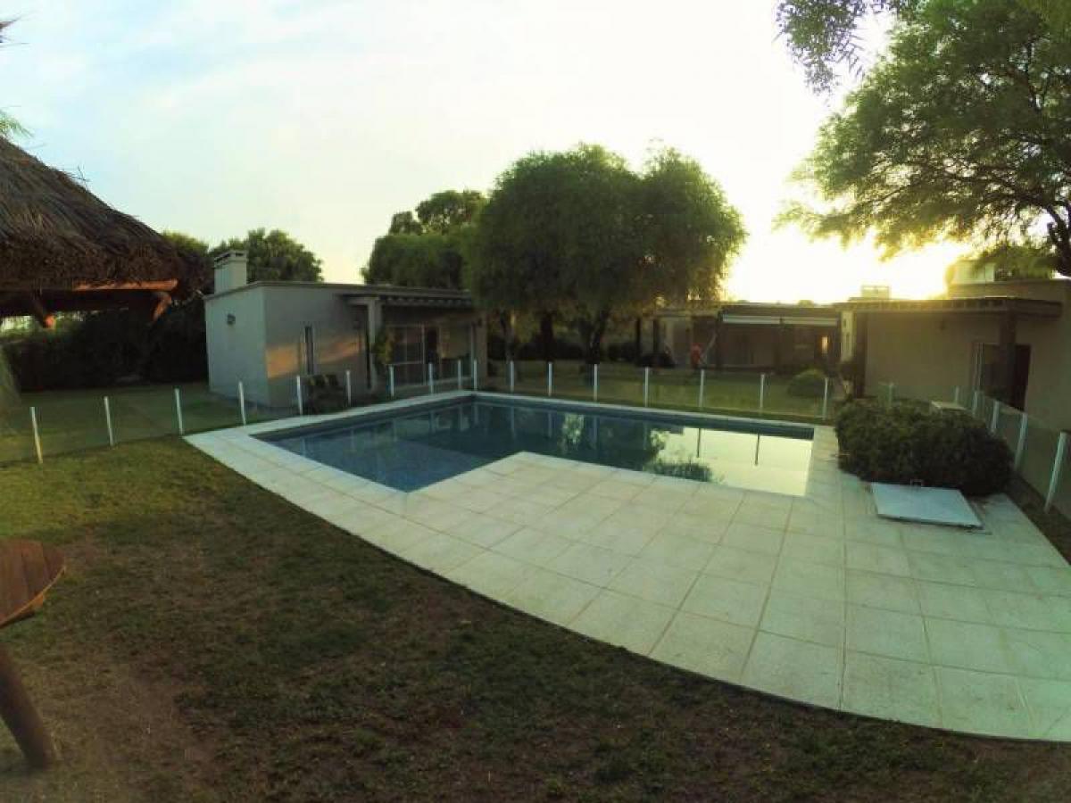 4 chambres Maison à Cordoba, Argentina No. 58240