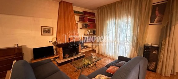 5 rooms Apartment in San Felice sul Panaro, Italy No. 9275 9
