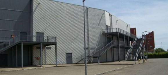 Propiedad comercial en Pontedera, Italy 8240 m² No. 295068 3