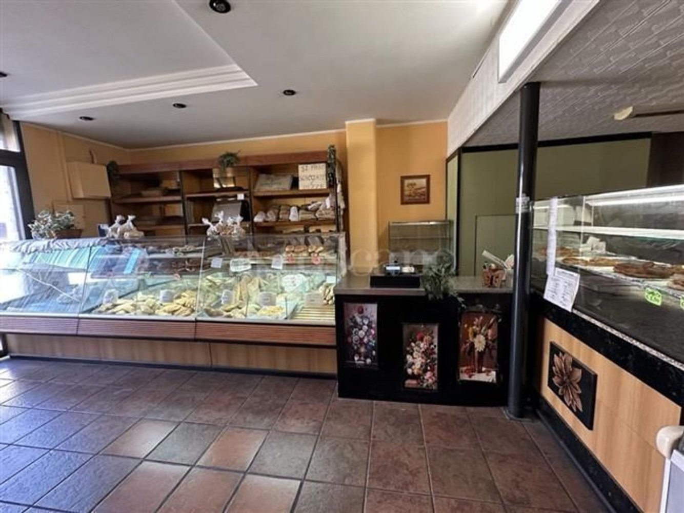 Gewerbliche Immobilie in San Gregorio di Catania, Italy 104m², Nr. 343049