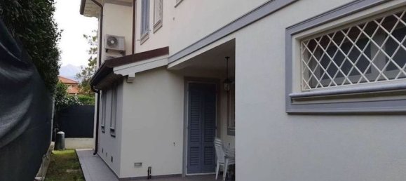 5 rooms Apartment in Forte dei Marmi, Italy No. 40673 21