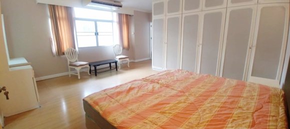 4 bedrooms Condo in Bangkok, Thailand No. 11266 3