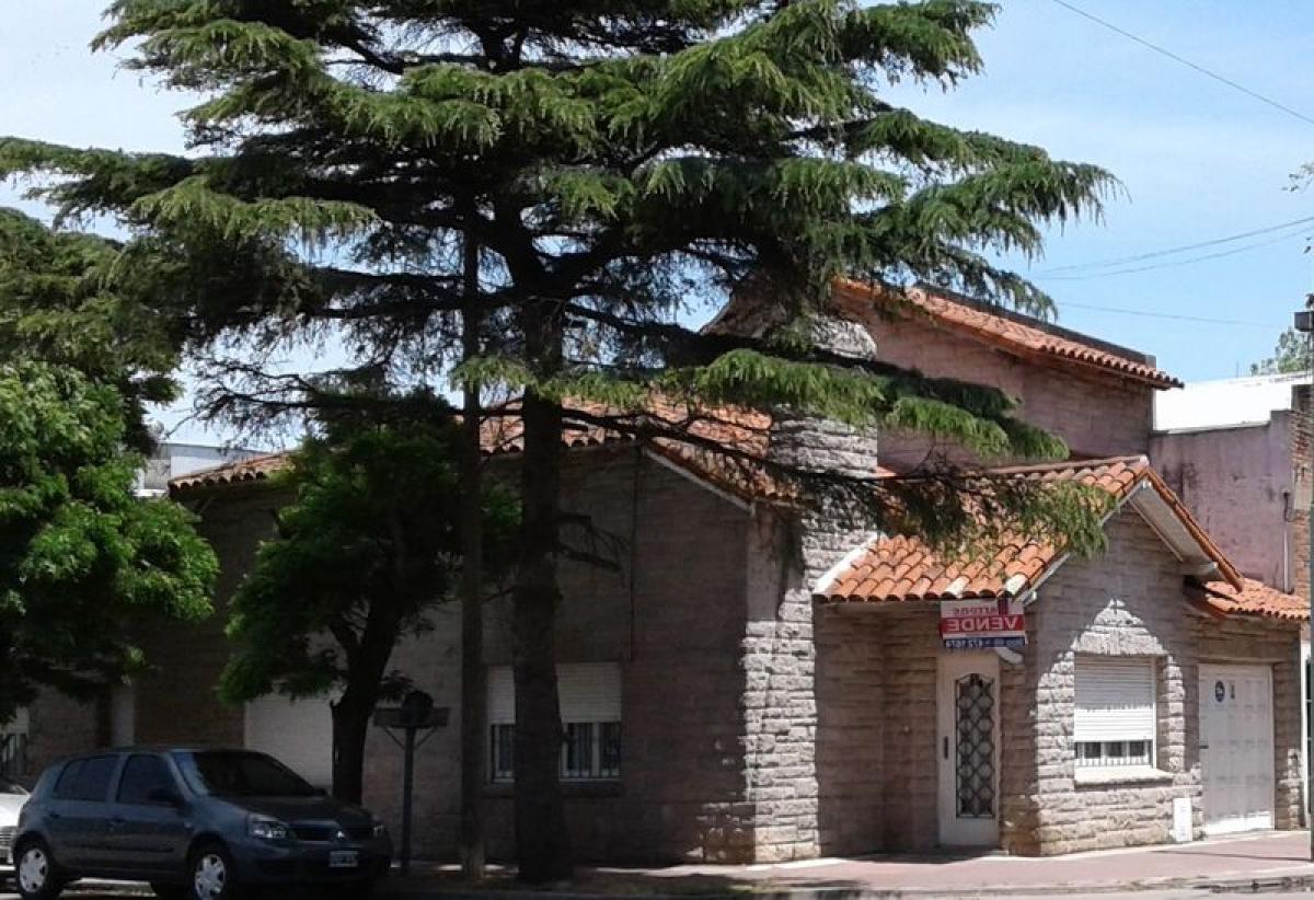 3 bedrooms House in Mar del Plata, Argentina No. 83413