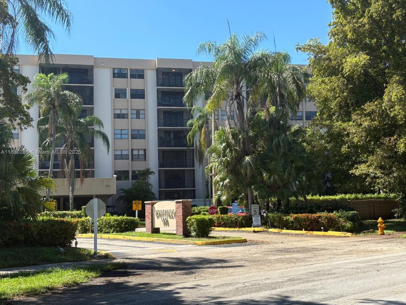 2 bedrooms Commercial property for sale in Miami, Miami-Dade, Florida, USA № 614775