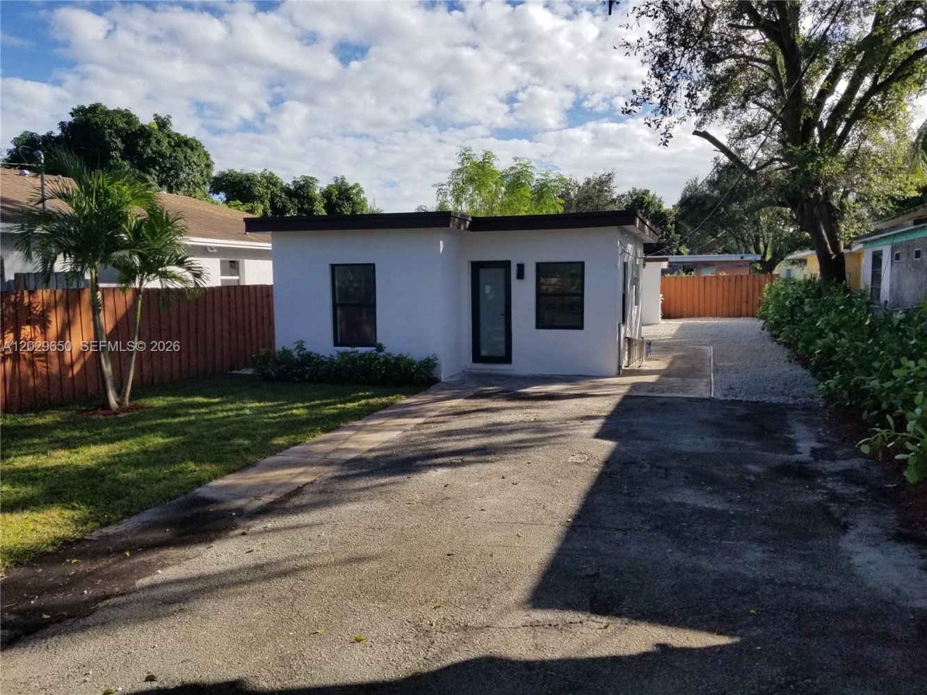 2 chambres villa à louer à Miami, Miami-Dade, Florida, USA № 614999