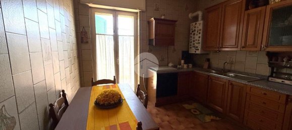 3-Zimmer Wohnung in Naples, Italy, Nr. 80417 2