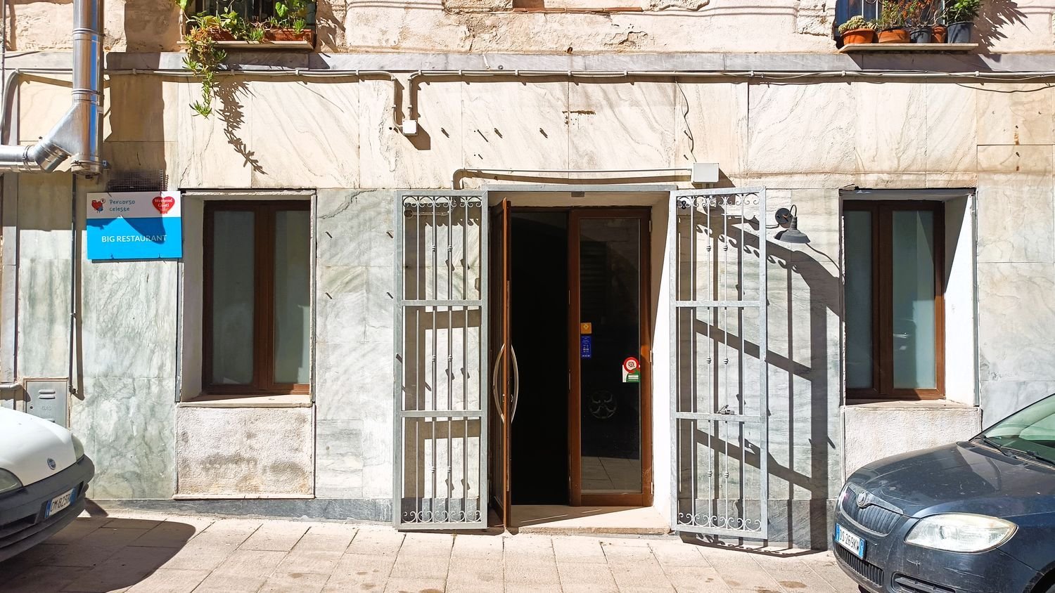 130m² Commercial property in Sassari, Italy No. 154456