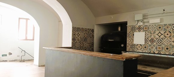 130m² Commercial property in Sassari, Italy No. 154456 11