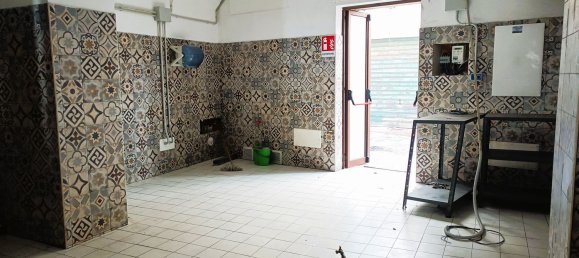 130m² Commercial property in Sassari, Italy No. 154456 14