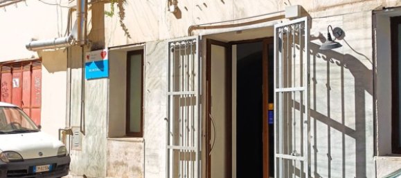 130m² Commercial property in Sassari, Italy No. 154456 19