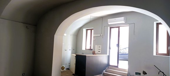 130m² Commercial property in Sassari, Italy No. 154456 4