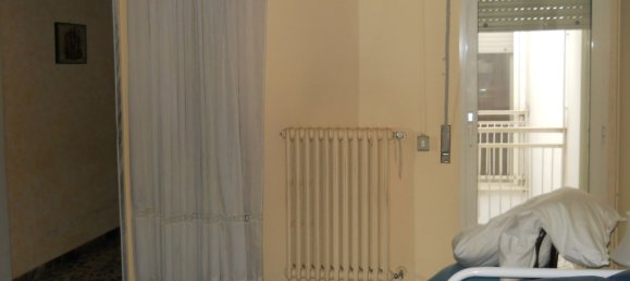 Дом с 9 комнатами в Аквавива делле Фонти, Италия № 86719 29