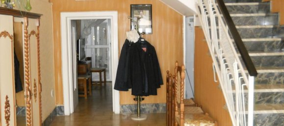 Дом с 9 комнатами в Аквавива делле Фонти, Италия № 86719 5