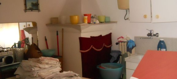 Дом с 9 комнатами в Аквавива делле Фонти, Италия № 86719 32