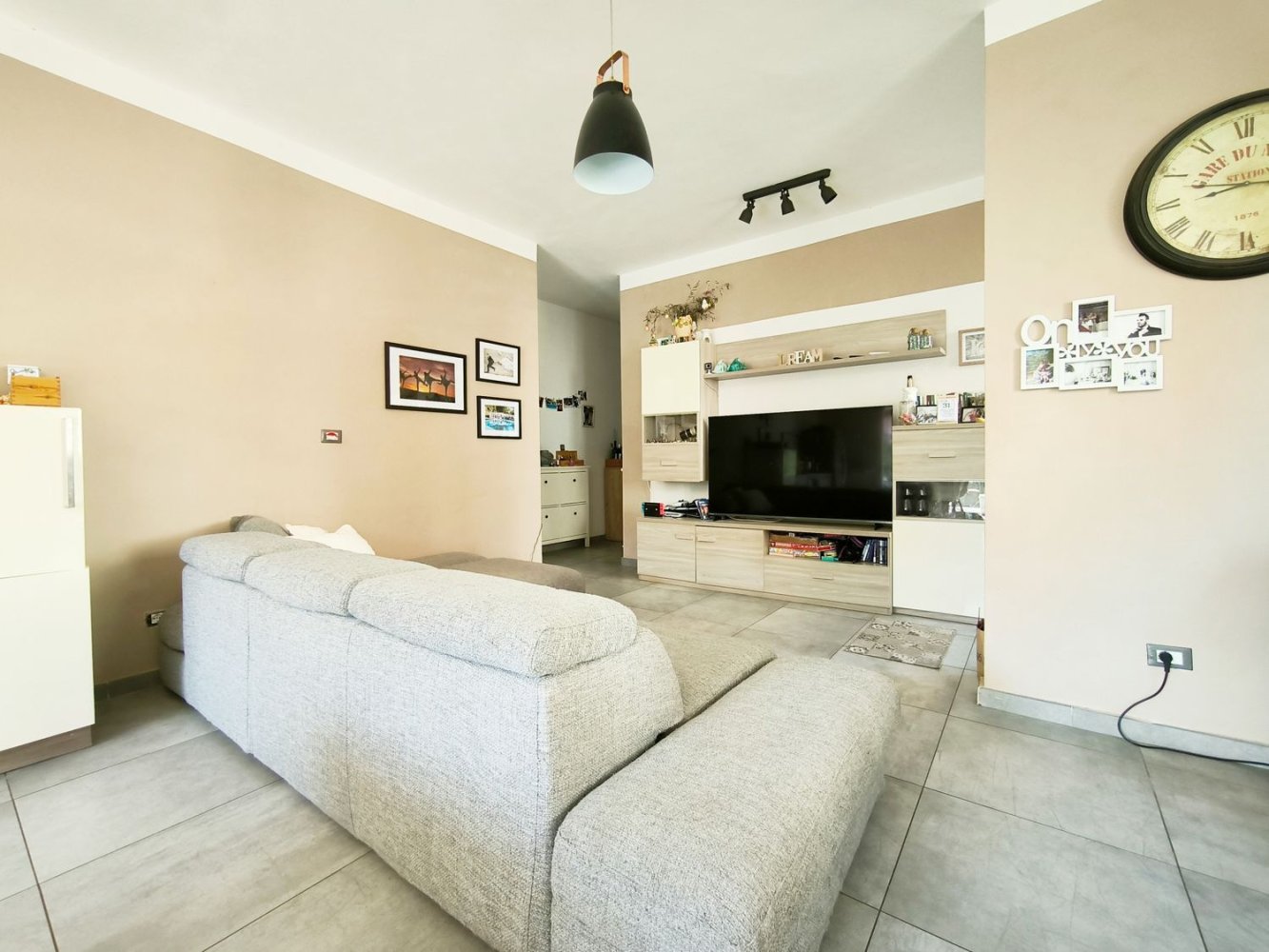 Casa de 5 habitaciónes en Carrara, Italy No. 277875