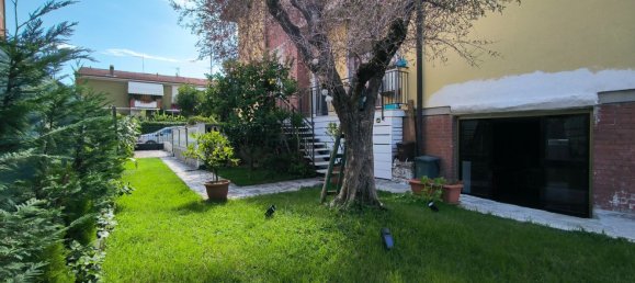 Casa de 5 habitaciónes en Carrara, Italy No. 277875 7